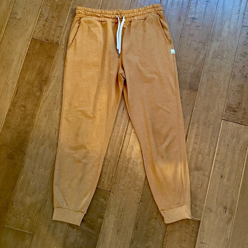 Vuori Performance Jogger. Like New. Sz SMALL. Flax Heather